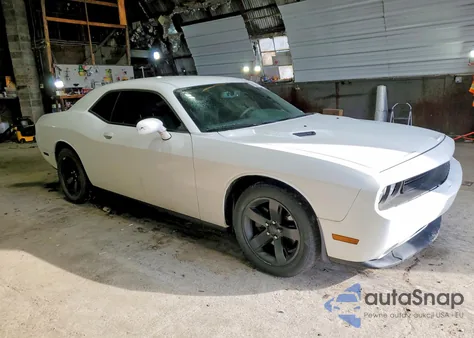 2014 Dodge Challenger Sxt из США, поврежденный, VIN 2C3CDYAG5EH214825